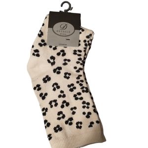 Details Leopard Print Socks